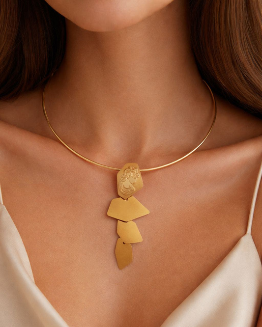 Aurelia Sculpt Choker – Minimalist Gold Statement Necklace