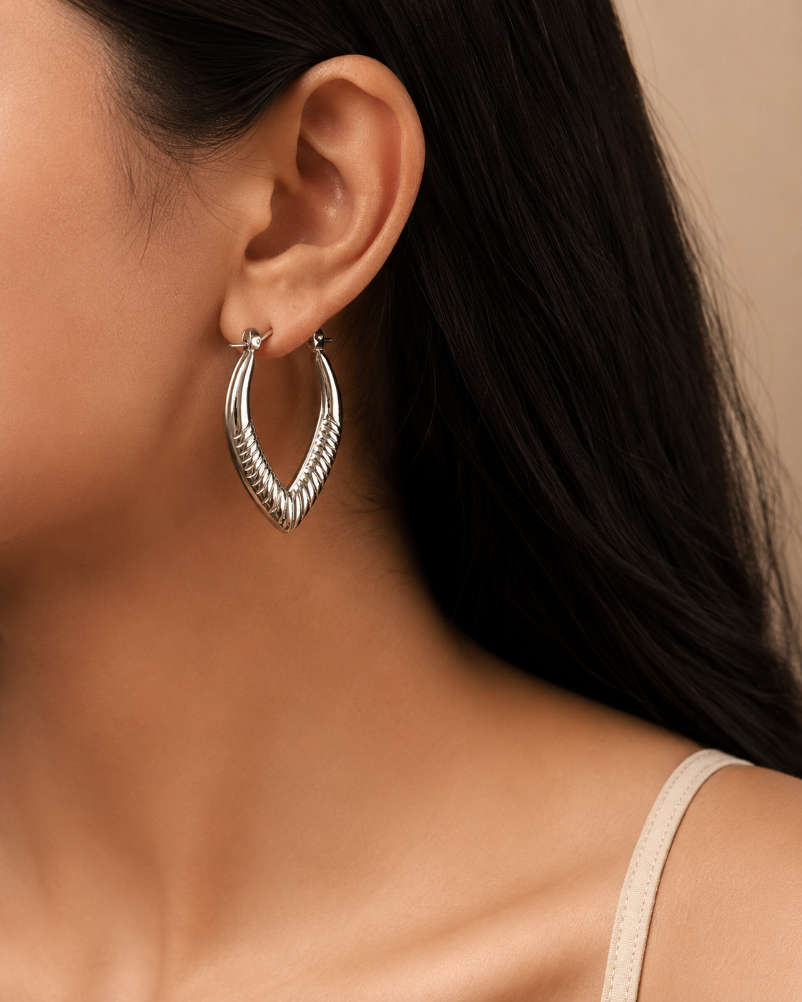 Elegant Ribbed V-Shaped Hoop Earrings