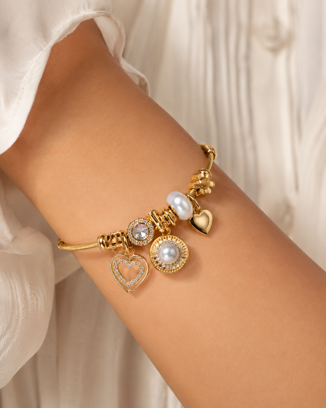 Golden Luxe Pearl & Crystal Charm Pandora