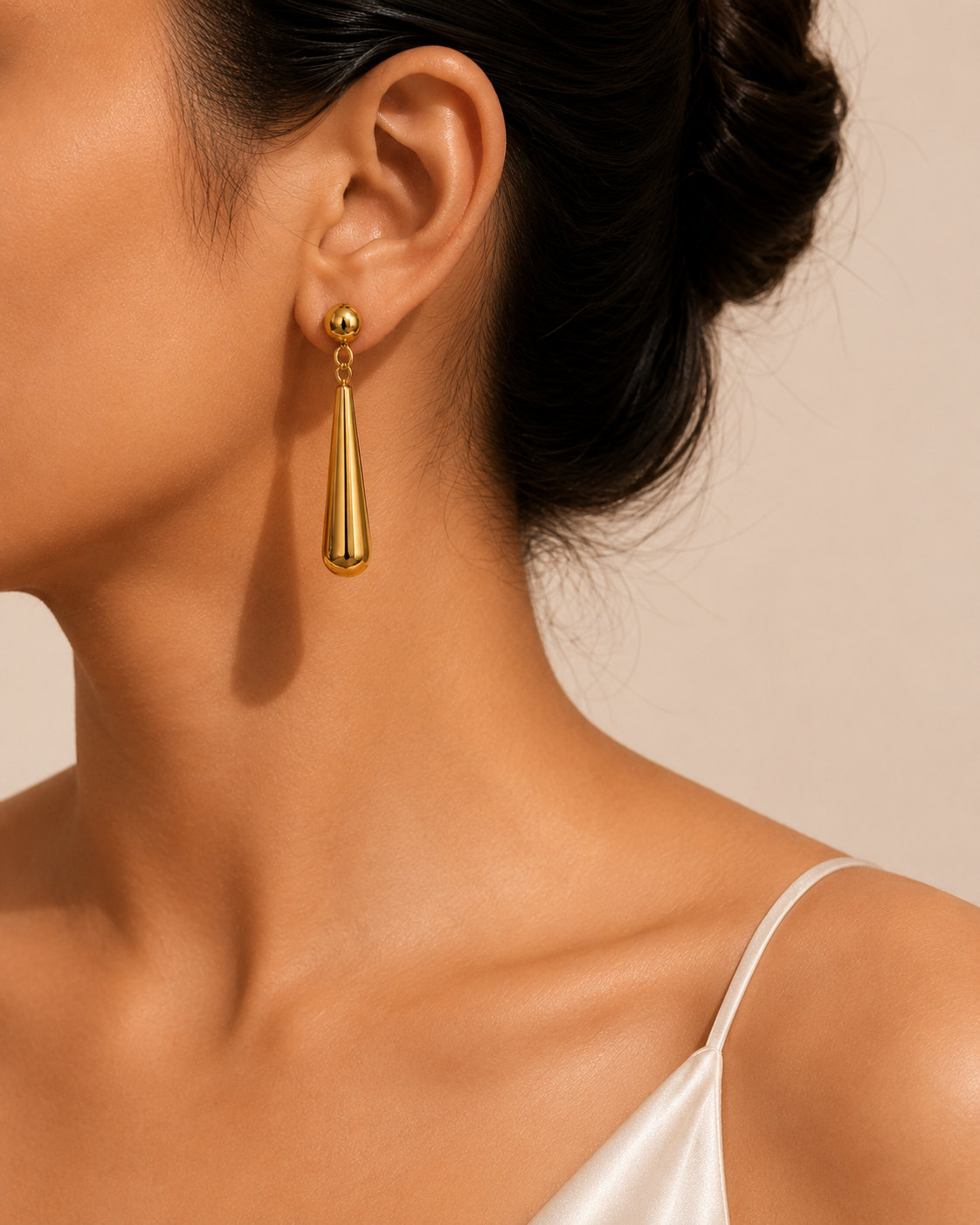 Elegant Golden Teardrop Drop Earrings